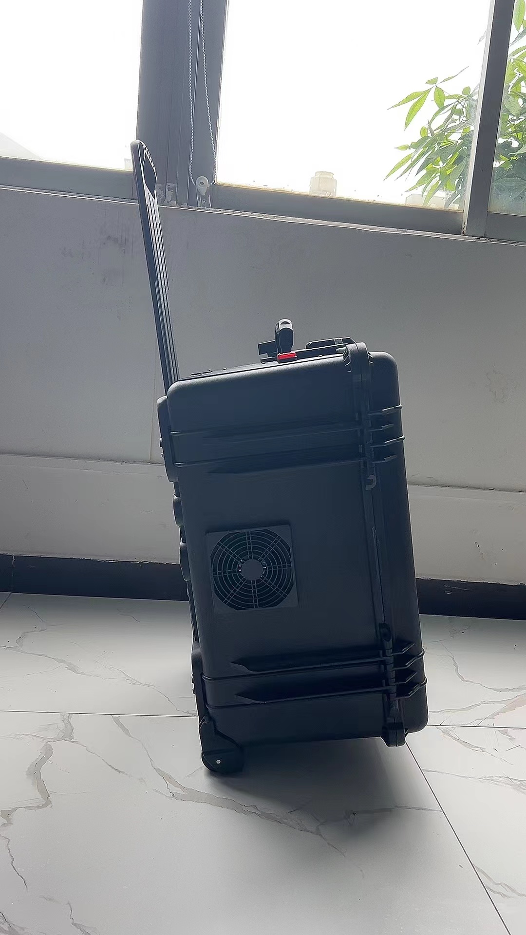 咸安手拉箱型移动通信干扰器